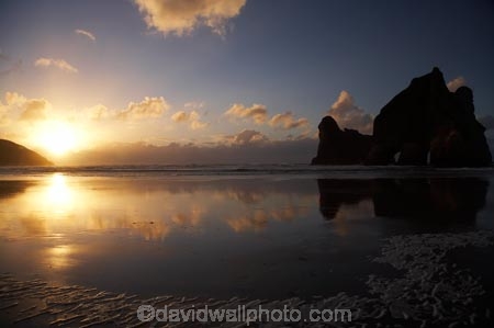 Archway-Is;Archway-Is.;Archway-Island;Archway-Islands;beach;beaches;calm;coast;coastal;coastline;dusk;evening;foreshore;geological;geology;N.Z.;Nelson-Region;New-Zealand;nightfall;North-West-Nelson-Region;NZ;placid;quiet;reflection;reflections;rock;rock-formation;rock-formations;rock-outcrop;rock-outcrops;rock-tor;rock-torr;rock-torrs;rock-tors;rocks;S.I.;sand;sandy;serene;shore;shoreline;SI;sky;smooth;South-Is.;South-Island;still;stone;sunset;sunsets;Tasman-Sea;tranquil;twilight;water;Wharariki-Beach