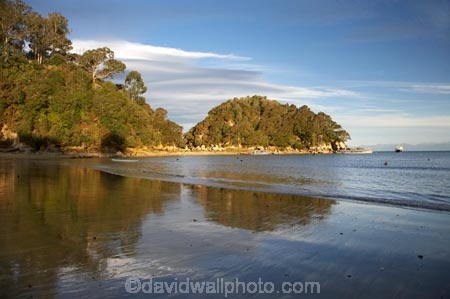 beach;beaches;calm;coast;coastal;coastline;Kaiteriteri;Kaka-Is;Kaka-Is.;Kaka-Island;N.Z.;Nelson-Region;New-Zealand;NZ;ocean;oceans;peaceful;placid;quiet;reflection;reflections;S.I.;sand;sandy;sea;seas;serene;shore;shoreline;SI;smooth;South-Is.;South-Island;still;Tasman-Bay;tranquil;water