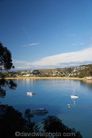 beach;beaches;boat;boats;calm;coast;coastal;coastline;Kaiteriteri;N.Z.;Nelson-Region;New-Zealand;NZ;ocean;oceans;peaceful;S.I.;sand;sandy;sea;seas;shore;shoreline;SI;smooth;South-Is.;South-Island;Tasman-Bay;wave;waves