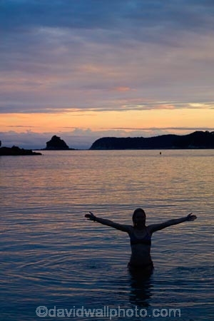 Abel-Tasman;Abel-Tasman-N.P.;Abel-Tasman-National-Park;Abel-Tasman-NP;coast;coastal;coastline;coastlines;coasts;dusk;evening;girl;girls;hot;Mosquito-Bay;N.Z.;national-park;national-parks;Nelson-Region;New-Zealand;night;night_time;nightfall;NZ;ocean;oceans;orange;pink;S.I.;sea;seas;shore;shoreline;shorelines;shores;silhouette;silhouettes;South-Is;South-Island;Sth-Is;summer;sunset;sunsets;Tasman-Bay;Tasman-District;teenager;teenagers;twilight;water