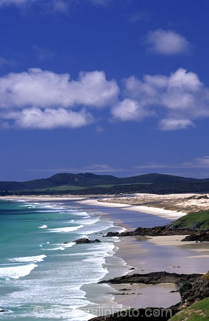 bay;bays;beaches;coast;coastal;coastline;ocean;oceans;rock;rocky;rugged;sand;sandy;sea;seas;shore;shoreline;surf;tidal;tide;wave;waves