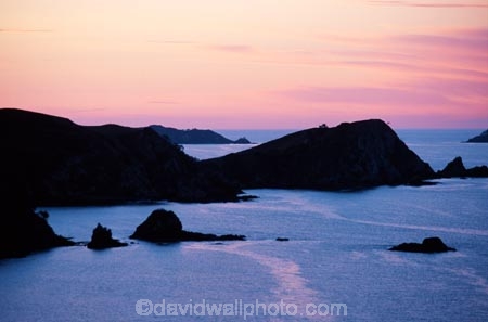 beaches;coast;coastal;coastline;dusk;estuary;headland;marine;ocean;oceans;promontory;rugged;sea;sunset;tidal;tide;tides;water