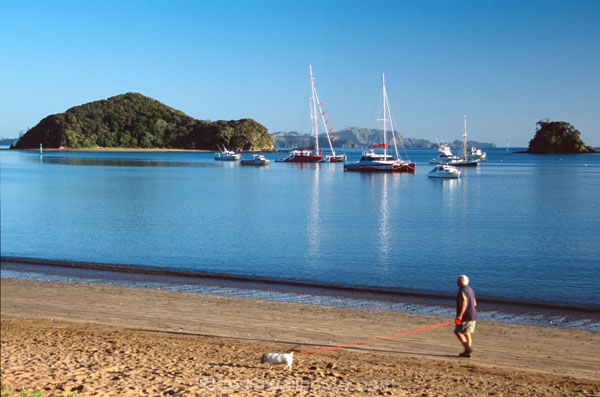 bay;bays;beaches;coast;coastal;coastline;holiday;ocean;oceans;picnic;rock;rocky;sand;sandy;sea;seas;shore;shoreline;surf;swim;swimming;tidal;tide;wave;waves