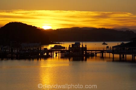 bay-of-islands;boat;boats;color;colour;dawn;idyllic;launch;launches;mast;masts;new-zealand;north-is.;north-island;northland;orange;paihia;peaceful;reflection;reflections;serene;silhouette;silhouettes;sun;sunrise;water;yacht;yachts