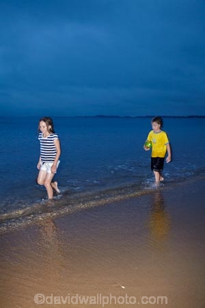 boy;boys;brother;brothers;child;children;coast;coastal;coastline;coastlines;coasts;Doubtless-Bay;dusk;evening;foreshore;girl;girls;Karikari-Peninsula;kid;kids;little-boy;little-boys;little-girl;little-girls;N.I.;N.Z.;New-Zealand;NI;night;night-time;North-Is;North-Is.;North-Island;Northland;NZ;ocean;Parakerake-Bay;sea;shore;shoreline;shorelines;shores;sibling;siblings;sister;sisters;summer;twilight;water;Whatuwhiwhi