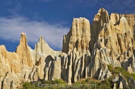 bluff;bluffs;Clay-Cliffs;cliff;cliffs;erode;eroded;erosion;grooved;N.Z.;New-Zealand;North-Otago;NZ;Omarama;Otago;S.I.;SI;South-Island;steep;Waitaki-District;weathered;weathering