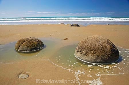 beach;beaches;boulder;coast;coastal;coastline;coastlines;coasts;concretion;formation;geological;geology;marble;marbles;Moeraki;Moeraki-Boulder;Moeraki-Boulders;N.Z.;New-Zealand;North-Otago;NZ;ocean;Otago;rock;rocks;round;sand;sea;sedementary;shore;shoreline;shorelines;shores;SI;South-Island;sphere;Waitaki-District;wave
