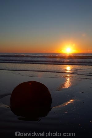 beach;beaches;boulder;break-of-day;calm;coast;coastal;coastline;coastlines;coasts;concretion;dawn;dawning;daybreak;first-light;formation;geological;geology;marble;marbles;Moeraki;Moeraki-Boulder;Moeraki-Boulders;morning;N.Z.;New-Zealand;North-Otago;NZ;ocean;Otago;placid;quiet;reflection;reflections;rock;rocks;round;S.I.;sand;sea;sedementary;serene;shore;shoreline;shorelines;shores;SI;smooth;South-Island;sphere;still;sunrise;sunrises;sunup;tranquil;twilight;Waikati-District;Waitaki-District;water