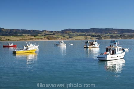 bay;bays;coast;coastal;coastline;coastlines;coasts;fishing-boat;fishing-boats;foreshore;Moeraki;Moeraki-Fishing-Village;N.Z.;New-Zealand;North-Otago;NZ;ocean;Pacific-Ocean;S.I.;sea;seaside-town;seaside-towns;seaside-village;seaside-villages;sheltered-bay;shore;shoreline;shorelines;shores;SI;South-Is;South-Island;Waitaki-District;Waitaki-Region;water