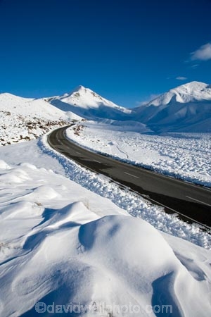 alpine;alpine-pass;alpine-passes;bend;bends;Central-Otago;cold;corner;corners;driving;freeze;freezing;highway;highways;Lindis-Pass;Lindis-Pass-Scenic-Reserve;N.Z.;New-Zealand;North-Otago;NZ;open-road;open-roads;Otago;road;road-trip;roads;S.I.;season;seasonal;seasons;SI;snow;snowy;South-Island;transport;transportation;travel;traveling;travelling;trip;white;winter;wintery