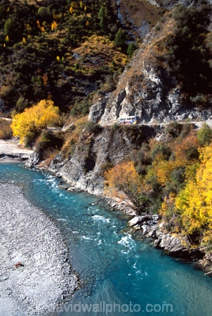 road;roads;track;tracks;steep;canyon;canyons;tussock;tussocks;trail;trails;valley;valleys;skippers;historic;historical;route;routes;transport;shotover;river;rivers;cliff;cliffs;bluff;bluffs