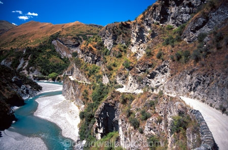 road;roads;track;tracks;steep;canyon;canyons;tussock;tussocks;trail;trails;valley;valleys;skippers;historic;historical;route;routes;transport;shotover;river;rivers;cliff;cliffs;bluff;bluffs