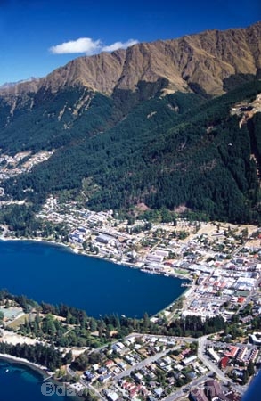mountain;mountains;lakes;lake;tourism;tourist-attraction;tourist-attractions;queenstown;wakatipu;lake-wakatipu;south-island;new-zealand;bay;bays;travel;aerial;aerials;queenstown-bay