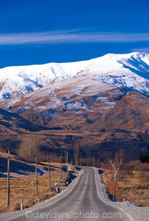 winter;snow;southern-alps;alpine;road;roads;transport;driving;centre-line;dotted-line;mountain;mountains;wakatipu-basin;wakatipu;Queenstown;south-island;new-zealand;arrowtown;centreline;centrelines;centre_line;centre_lines;centre-lines;poles;telephone-poles;telephone-pole;power-pole;power-poles;powerpoles;powerpole
