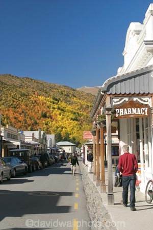 Arrowtown;autumn;buckingham-street;central-otago;fall;footpath;footpaths;Historic;historical;New-Zealand;otago;Queenstown;road;roads;season;seasonal;seasons;shop;shops;sidewalk;sidewalks;South-Island;street;streets;tourism