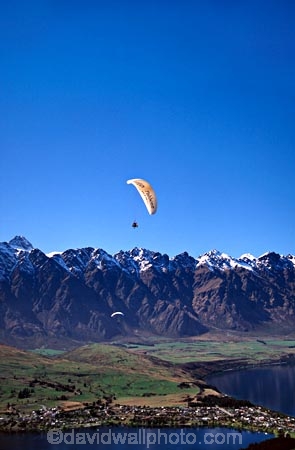 adrenaline;adventure;adventure-tourism;adventurous;excite;excitement;fly;flying;lake;lake-wakatipu;lakes;mountain;mountains;new-zealand;paraglide;paraglider;paragliders;paragliding;parapont;paraponter;paraponters;paraponting;paraponts;parasail;parasailer;parasailers;parasailing;parasails;queenstown;remarkables;south-island;the-remarkables;view;wakatipu