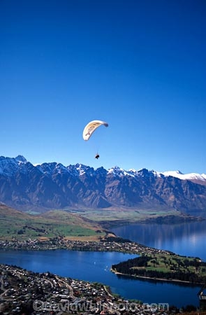 adrenaline;adventure;adventure-tourism;adventurous;excite;excitement;fly;flying;lake;lake-wakatipu;lakes;mountain;mountains;new-zealand;paraglide;paraglider;paragliders;paragliding;parapont;paraponter;paraponters;paraponting;paraponts;parasail;parasailer;parasailers;parasailing;parasails;queenstown;remarkables;south-island;the-remarkables;view;wakatipu