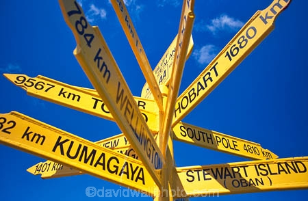 blue-sky;color;colors;colour;colours;direction;directions;distance;distances;foveaux-strait;hobart;kumagaya;oban;ocean;road;roads;sea;sign;sign-post;signs;south;south-pole;southern;stewart-island;transport;wellington;yellow