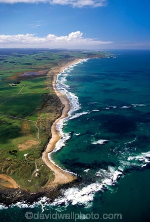 New-Zealand;coast;coastal;coastline;shore;shoreline;beach;beaches;sand;sandy;waves;wave;sea;ocean;Pacific;bay;colour;color;farmland;rural;marine;rugged;Southern-Scenic-Route