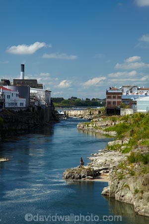 Alliance-Freezing-Works;Alliance-works;factories;factory;fisher;fisherman;fishers;industrial;industry;Mataura;Mataura-Falls;Mataura-Freezing-Works;Mataura-Mill;Mataura-River;mill;mills;N.Z.;New-Zealand;NZ;river;rivers;S.I.;SI;South-Is;South-Island;Southland;Sth-Is.;Te-Aunui