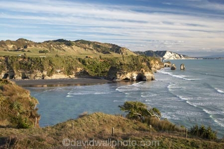 coast;coastal;coastline;coastlines;coasts;N.I.;N.Z.;New-Zealand;NI;North-Is;North-Is.;North-Island;North-Taranaki;NZ;ocean;sea;shore;shoreline;shorelines;shores;Taranaki;Three-Sisters;Tongaporutu;Tongaporutu-River;water;White-Cliffs