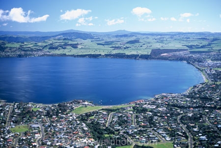 lakes;outlet;residential;river;shore;shoreline;town;township;waikato;water;waterfront