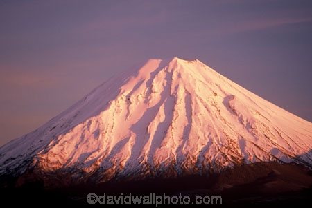 cone;mountain;mountains;peak;peaks;snow;snow-cap;snow-capped;snow-caps;snow_cap;snow_capped;volcanic;volcano