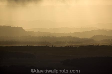 afternoon;appraching-storm;central-plateau;cloud-clouds;cloudy;country;countryside;downpour;downpours;farm;farming;farmland;farms;field;fields;lookout;N.I.;N.Z.;National-Park;New-Zealand;NI;North-Island;NZ;rain;rains;rainy;ruapehu-district;rural;shower;storm;storm-cloud;storm-clouds;storms;view;views;volcanic-plateau;Whakapapa-Skifield
