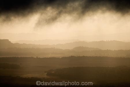 afternoon;appraching-storm;central-plateau;cloud-clouds;cloudy;country;countryside;downpour;downpours;farm;farming;farmland;farms;field;fields;lookout;N.I.;N.Z.;National-Park;New-Zealand;NI;North-Island;NZ;rain;rains;rainy;ruapehu-district;rural;shower;storm;storm-cloud;storm-clouds;storms;view;views;volcanic-plateau;Whakapapa-Skifield