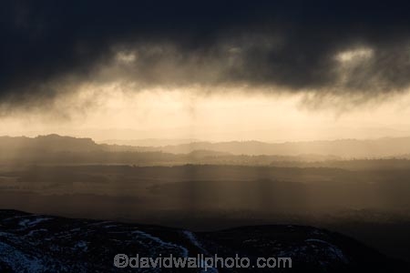 afternoon;appraching-storm;central-plateau;cloud-clouds;cloudy;country;countryside;downpour;downpours;farm;farming;farmland;farms;field;fields;lookout;N.I.;N.Z.;National-Park;New-Zealand;NI;North-Island;NZ;rain;rains;rainy;ruapehu-district;rural;shower;storm;storm-cloud;storm-clouds;storms;view;views;volcanic-plateau;Whakapapa-Skifield