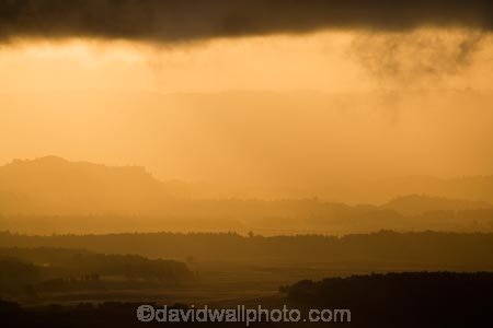 afternoon;appraching-storm;central-plateau;cloud-clouds;cloudy;country;countryside;downpour;downpours;farm;farming;farmland;farms;field;fields;lookout;N.I.;N.Z.;National-Park;New-Zealand;NI;North-Island;NZ;rain;rains;rainy;ruapehu-district;rural;shower;storm;storm-cloud;storm-clouds;storms;view;views;volcanic-plateau;Whakapapa-Skifield