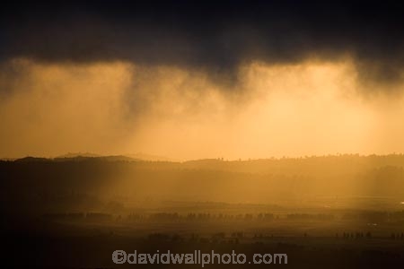 afternoon;appraching-storm;central-plateau;cloud-clouds;cloudy;country;countryside;downpour;downpours;farm;farming;farmland;farms;field;fields;lookout;N.I.;N.Z.;National-Park;New-Zealand;NI;North-Island;NZ;rain;rains;rainy;ruapehu-district;rural;shower;storm;storm-cloud;storm-clouds;storms;view;views;volcanic-plateau;Whakapapa-Skifield