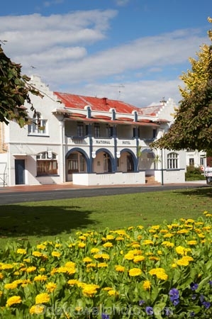 1907;ale-house;ale-houses;architecture;bar;bars;building;buildings;Cambridge;colonial;flower;flowers;free-house;free-houses;garden;gardens;heritage;Historic;historic-building;historic-buildings;historical;historical-building;historical-buildings;history;hotel;hotels;N.I.;N.Z.;National-Hotel;New-Zealand;NI;North-Island;NZ;old;place;places;pub;public-house;public-houses;pubs;saloon;saloons;tavern;taverns;tradition;traditional;Waikato;yellow