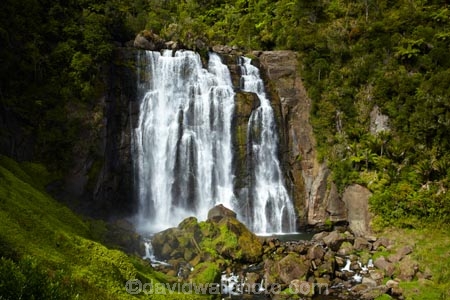 cascade;cascades;fall;falls;Marokopa-Fall;Marokopa-Falls;Marokopa-River;N.Z.;natural;nature;New-Zealand;North-Is;North-Island;Nth-Is;NZ;scene;scenic;Waikato;Waikato-Region;Waitomo-District;water;water-fall;water-falls;waterfall;waterfalls;wet