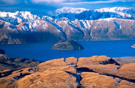 landscape;hill;range;mountain;mountains;mountainous;snow;snowline;island;islands;arid;hills;hilly;foothills;pristine;pure;natural;nature;untouched;clean;colour;color;blue;spectacular;mountain-range;central-otago