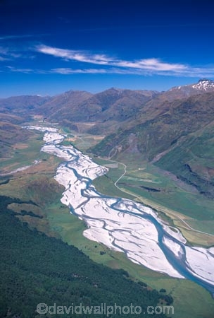 mountian;mountians;valley;valleys;river;rivers;riverbed;sand;stones;sandy;jet-boat;boat;jet-boats;boats;aerial;aerials;swirl;swirly