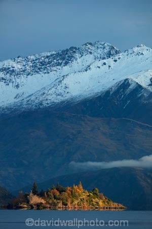Buchanan-Mountains;Buchanan-Peaks;Central-Otago;cloud;clouds;cloudy;island;islands;lake;Lake-Wanaka;lakes;mountain;mountains;N.Z.;New-Zealand;NZ;Otago;overcast;Ruby-Is;Ruby-Island;SI;sky;snow;snow-capped;snowy;South-Island;Sth-Is;Wanaka
