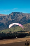parachute;pink-parachute;paraglide;paragliding;paraglider;parapont;paraponting;paraponter;float;floating;drift;drifting;recreation;recreational