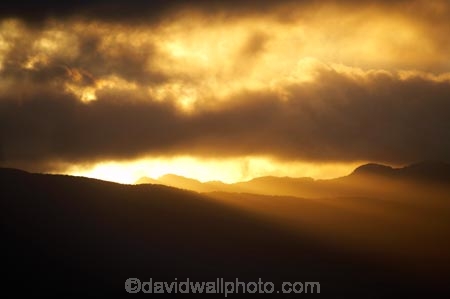 break-of-day;capital;capitals;cloud;clouds;cloudy;dawn;dawning;daybreak;first-light;morning;N.I.;N.Z.;New-Zealand;NI;North-Is;North-Island;NZ;orange;ray-of-light;rays-of-light;Rimutaka-Range;Rimutaka-Ranges;Rimutakas;sunrise;sunrises;sunup;twilight;Wellington