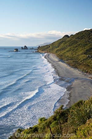 beach;beaches;coast;coastal;coastline;coastlines;coasts;N.Z.;New-Zealand;NZ;ocean;oceans;S.I.;sand;sandy;sea;seas;shore;shoreline;shorelines;shores;SI;South-Island;surf;Tasman-Sea;water;wave;waves;West-Coast;Westland