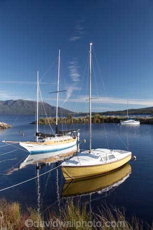 boat;boats;calm;lake;Lake-Brunner;lakes;marina;marinas;Moana;N.Z.;New-Zealand;NZ;placid;pleasure-boat;pleasure-boats;quiet;reflection;reflections;S.I.;serene;SI;smooth;South-Is.;South-Island;still;tranquil;water;Wesl-Coast;Westland;yacht;yachts