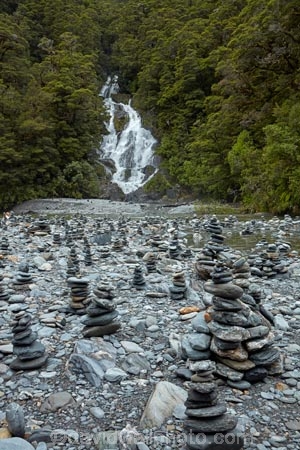 Beech-Forest;brook;calm;calmness;cascade;cascades;creek;;fall;falls;Fantail-Falls;flow;forest;green;gush;Haast-Pass;Haast-River;Mount-Aspiring-National-Park;Mt-Aspiring-N.P.;Mt-Aspiring-National-Park;Mt-Aspiring-NP;N.Z.;national-park;national-parks;native-bush;natural;nature;New-Zealand;NZ;river;rivers;rock;rock-art;rock-stacks;rocks;S.I.;scene;scenic;SI;South-Is;South-Island;Sth-Is;stone;stones;stream;water;water-fall;water-falls;waterfall;waterfalls;West-Coast;Westland;wet