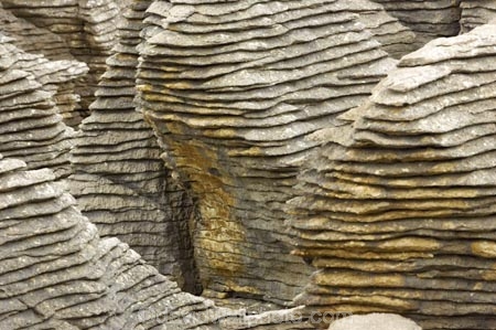 coast;coastal;coastline;erode;eroded;form;formation;formations;geological;geology;layer;layered;layers;natural;New-Zealand;Pancake-Rocks;Paparoa-National-Park;pattern;patterns;Punakaiki;rock;rocks;sedementary;south-island;texture;textures;tide;weathered;West-Coast;westland
