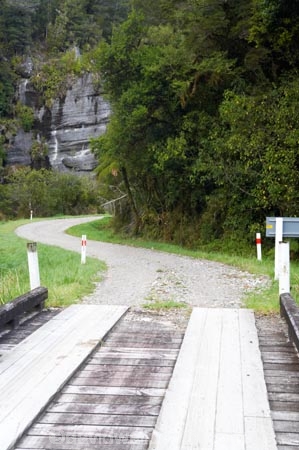 beautiful;beauty;bridge;bridges;Bullock-Creek;bush;countryside;dusty;endemic;fern;ferns;forest;forests;gravel-road;gravel-roads;green;metal-road;metal-roads;metalled-road;metalled-roads;narrow-bridge;narrow-bridges;native;native-bush;natives;natural;nature;new-zealand;one-lane-bridge;one-lane-bridges;Paparoa-National-Park;Punakaiki;rain-forest;rain-forests;rain_forest;rain_forests;rainforest;rainforests;road;roads;rural;scene;scenic;south-island;tree;trees;trunk;trunks;west-coast;westland