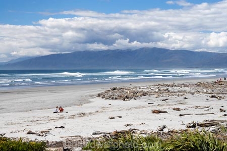 Beach;beaches;drift-wood;new-zealand;ocean;sea;south-island;tasman-sea;wave;waves;west-coast;westland;Westport