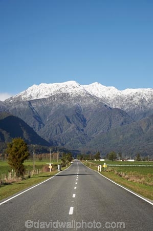 alp;alpine;alps;altitude;centre-line;centre-lines;centre_line;centre_lines;centreline;centrelines;driving;Harihari;high-altitude;highway;highways;main-divide;mount;mountain;mountain-peak;mountainous;mountains;mountainside;mt;mt.;N.Z.;New-Zealand;NZ;open-road;open-roads;peak;peaks;range;ranges;road;road-trip;roads;S.I.;SI;snow;snow-capped;snow_capped;snowcapped;snowy;South-Is.;South-Island;southern-alps;state-highway-6;state-highway-six;straight;summit;summits;transport;transportation;travel;traveling;travelling;trip;West-Coast;Westland;Wilberg-Range