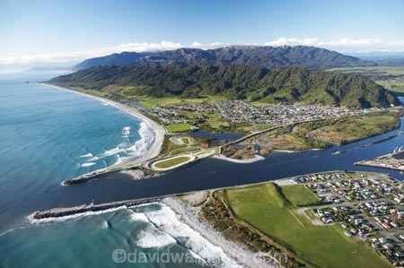 aerial;aerial-photo;aerial-photograph;aerial-photographs;aerial-photography;aerial-photos;aerial-view;aerial-views;aerials;beach;beaches;Blaketown;coast;coastal;coastline;coastlines;coasts;Cobden;Cobden-Hill;Cobden-Island;Grey-River;Grey-River-Bar;Grey-River-Mouth;Greymouth;Greymouth-Bar;Greymouth-Harbour-Bar;Mawheranui;N.Z.;New-Zealand;NZ;ocean;oceans;Rapahoe-Range;river;rivers;S.I.;sand;sandy;sea;seas;shore;shoreline;shorelines;shores;SI;South-Island;surf;Tasman-Sea;Twelve-Apostles-Range;water;wave;waves;West-Coast;Westland