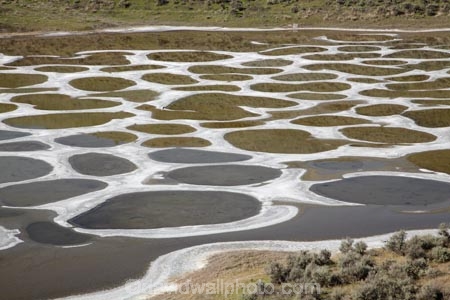 alkali-lake;alkaline-lake;alkaline-lakes;B.C.;BC;British-Columbia;calcium;Canada;Canadian;circle;circles;closed-basin;closed-basins;closed-drainage-basin;closed-drainage-basins;endorheic;endorheic-basin;endorheic-basins;Endorheic-lake;Endorheic-lakes;Khiluk;la-Colombie_Britannique;lake;lakes;magnesium-sulfate;mineral;mineral-lake;mineral-lakes;minerals;North-America;Okanagan-Valley;Osoyoos;pattern;patterns;sacred-lake;sacred-lakes;sacred-site;sacred-sites;saline;saline-lake;saline-lakes;salt-lake;salt-lakes;sodium-sulphate;spot;spots;Spotted-Lake;terminal-basin;terminal-basins;unusual-formations;unusual-natural-feature