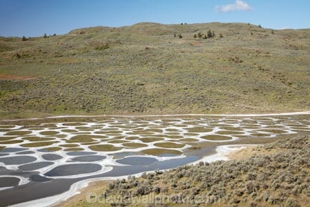 alkali-lake;alkaline-lake;alkaline-lakes;B.C.;BC;British-Columbia;calcium;Canada;Canadian;circle;circles;closed-basin;closed-basins;closed-drainage-basin;closed-drainage-basins;endorheic;endorheic-basin;endorheic-basins;Endorheic-lake;Endorheic-lakes;Khiluk;la-Colombie_Britannique;lake;lakes;magnesium-sulfate;mineral;mineral-lake;mineral-lakes;minerals;North-America;Okanagan-Valley;Osoyoos;pattern;patterns;sacred-lake;sacred-lakes;sacred-site;sacred-sites;saline;saline-lake;saline-lakes;salt-lake;salt-lakes;sodium-sulphate;spot;spots;Spotted-Lake;terminal-basin;terminal-basins;unusual-formations;unusual-natural-feature