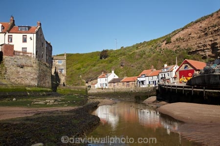 Britain;British-Isles;England;English;Europe;fishing-port;fishing-ports;fishing-village;fishing-villages;G.B.;GB;Great-Britain;N.E.-England;NE-England;North-East-England;North-Yorkshire;Roxby-Beck;Staithes;U.K.;UK;United-Kingdom;Yorkshire